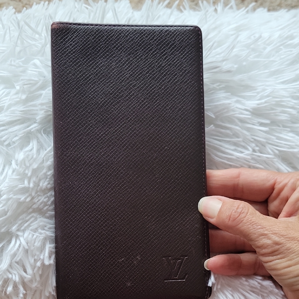 Louis Vuitton Dark Brown Taiga Brazza Minimalist Wallet